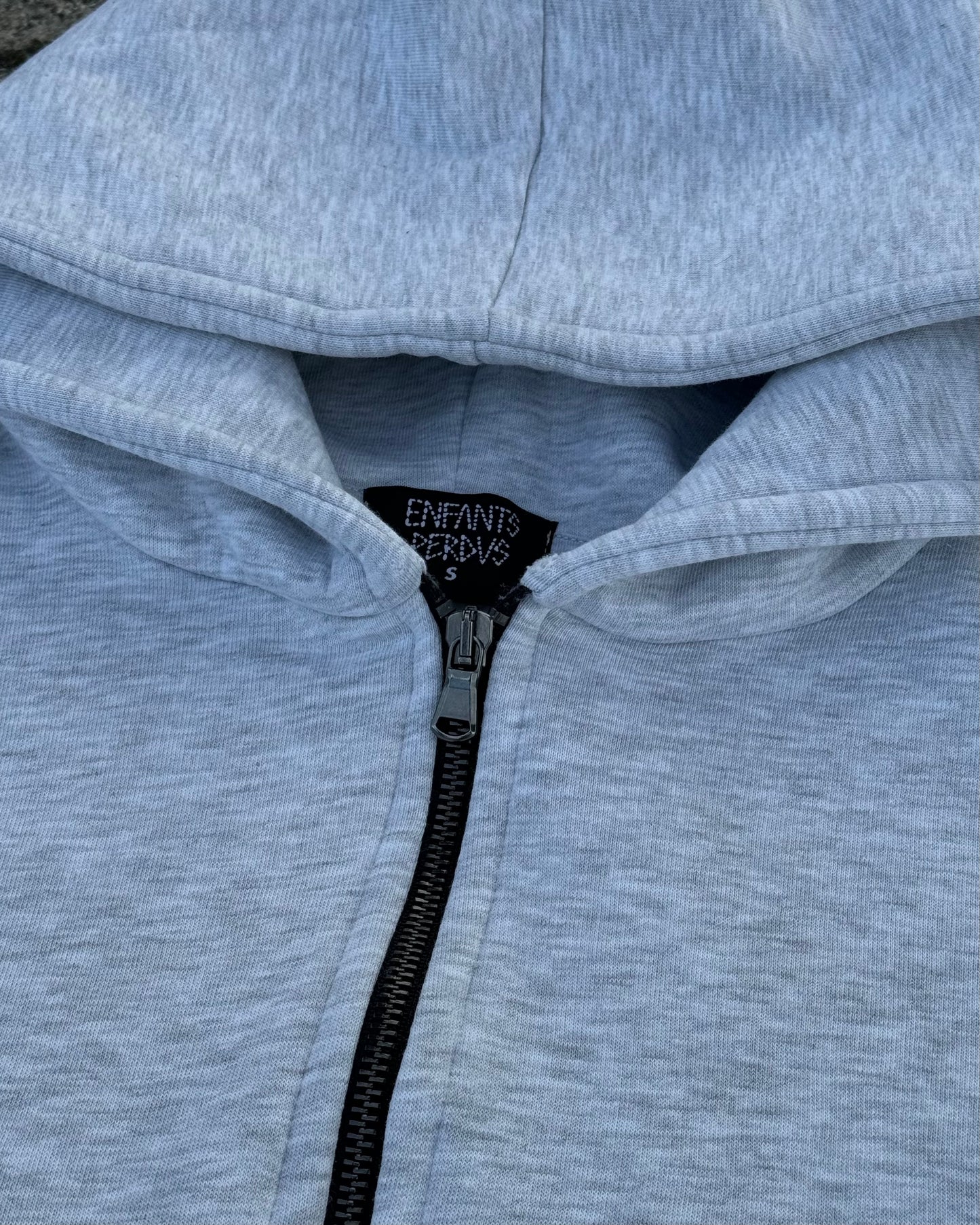 Zip-Hoodie “Family Above All” - Grigio