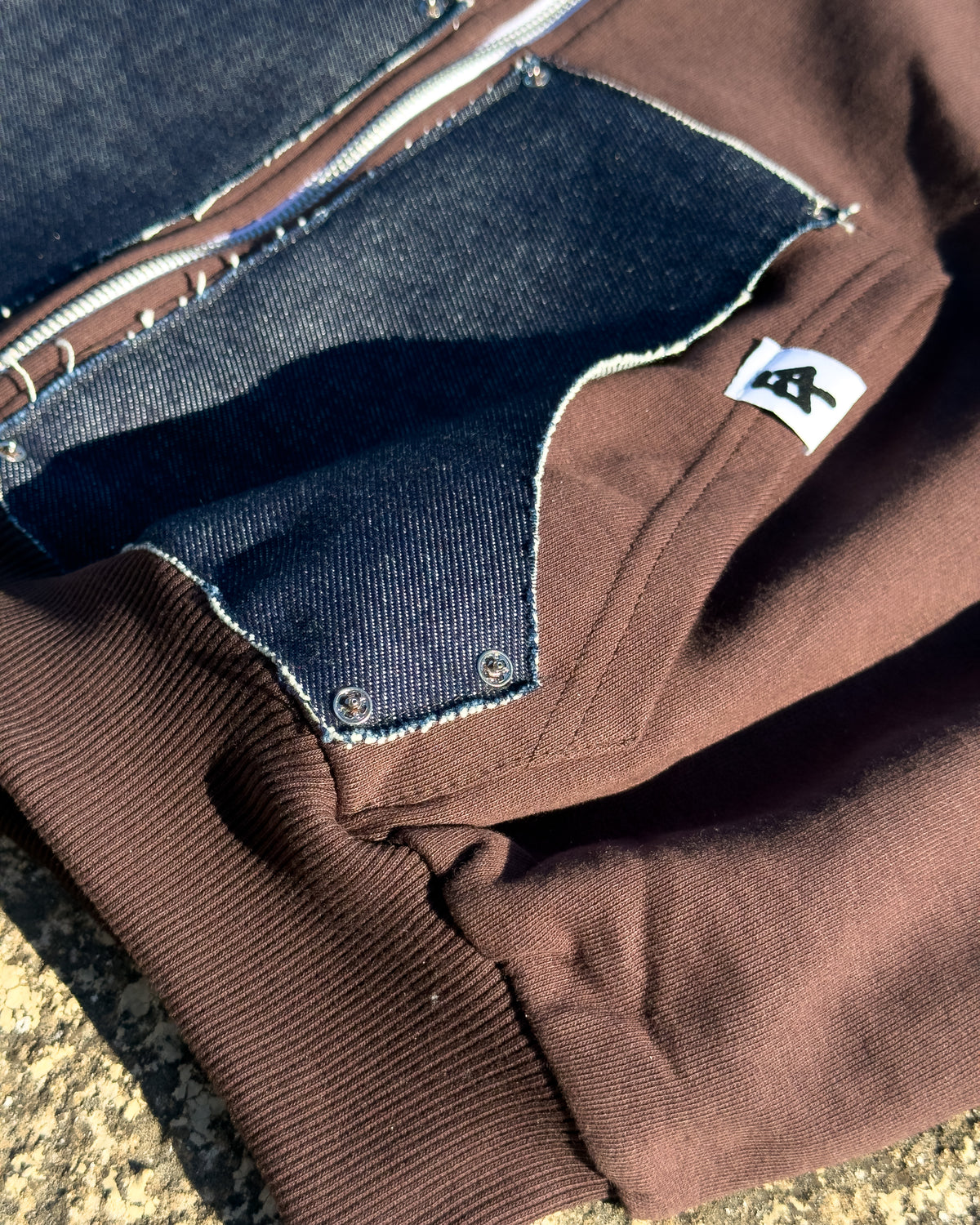 Zip-Hoodie “Denim Skin” - Marrone