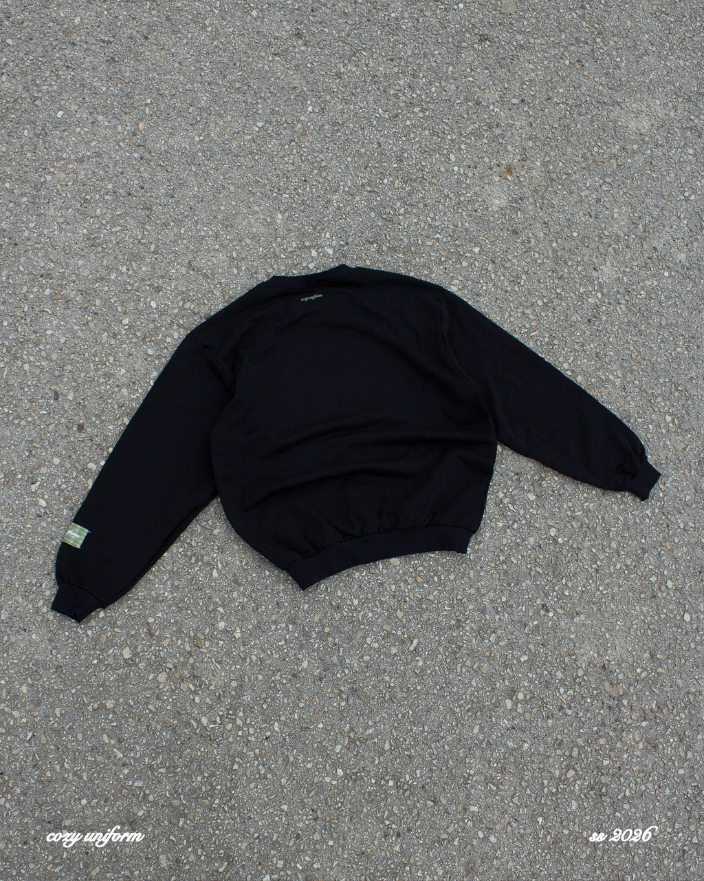 Tracksuit “cozy uniform” - Nero e tartan verde oliva