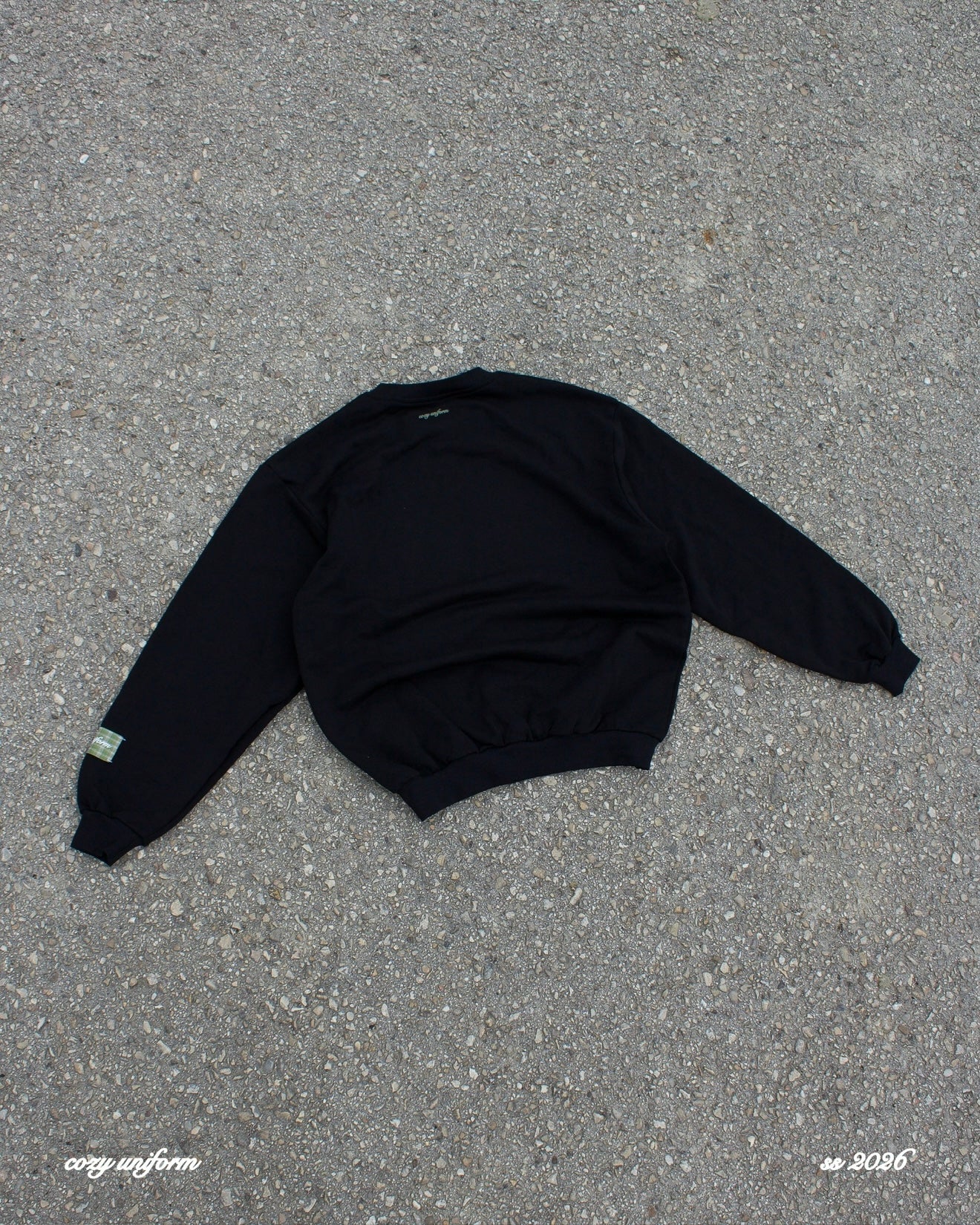 Tracksuit “cozy uniform” - Nero e tartan verde oliva